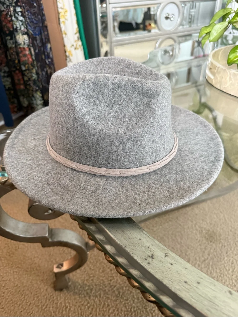 Time & Tru Women’s Light Gray Fedora